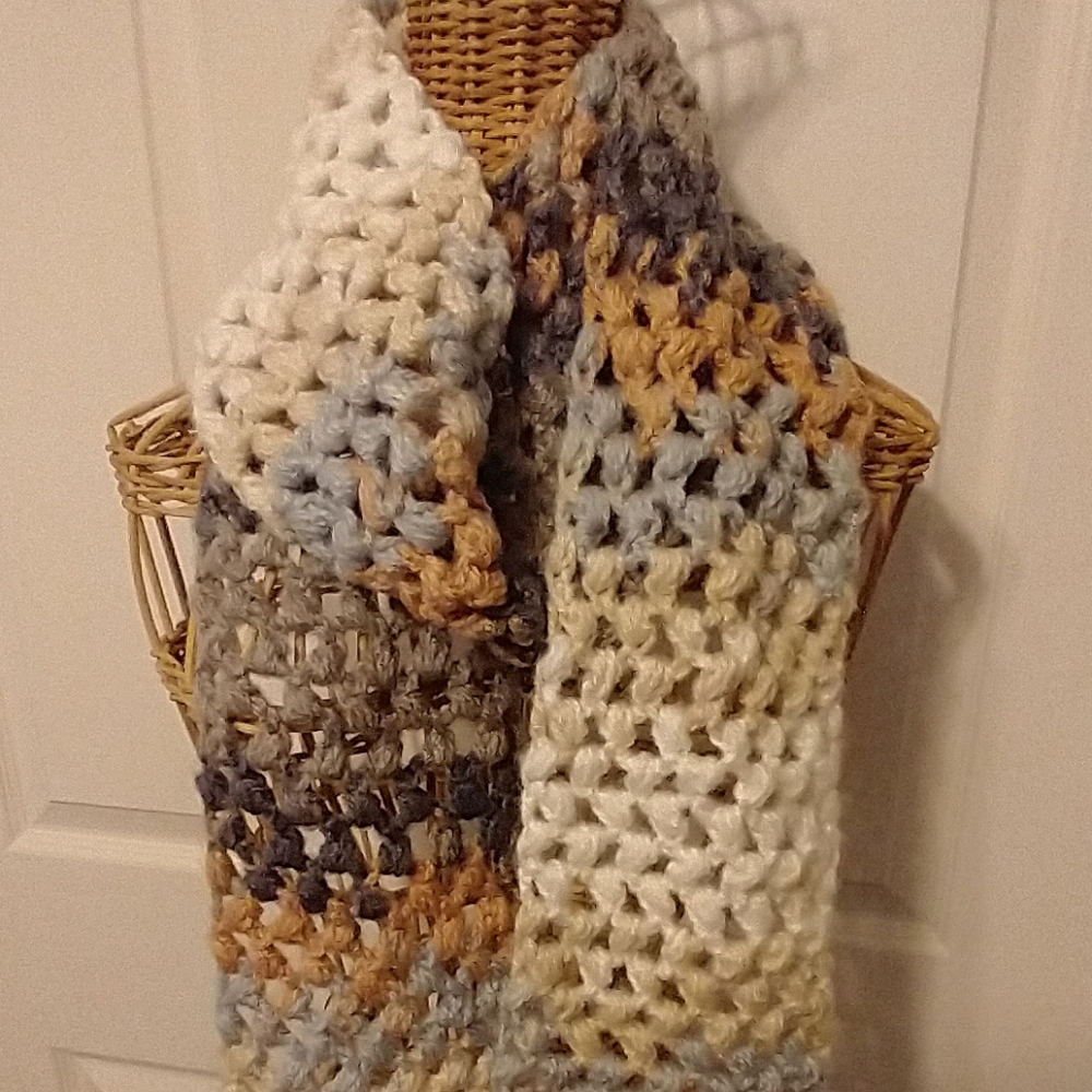 SCARF NWOT Extra long crocheted scarf fringe edging